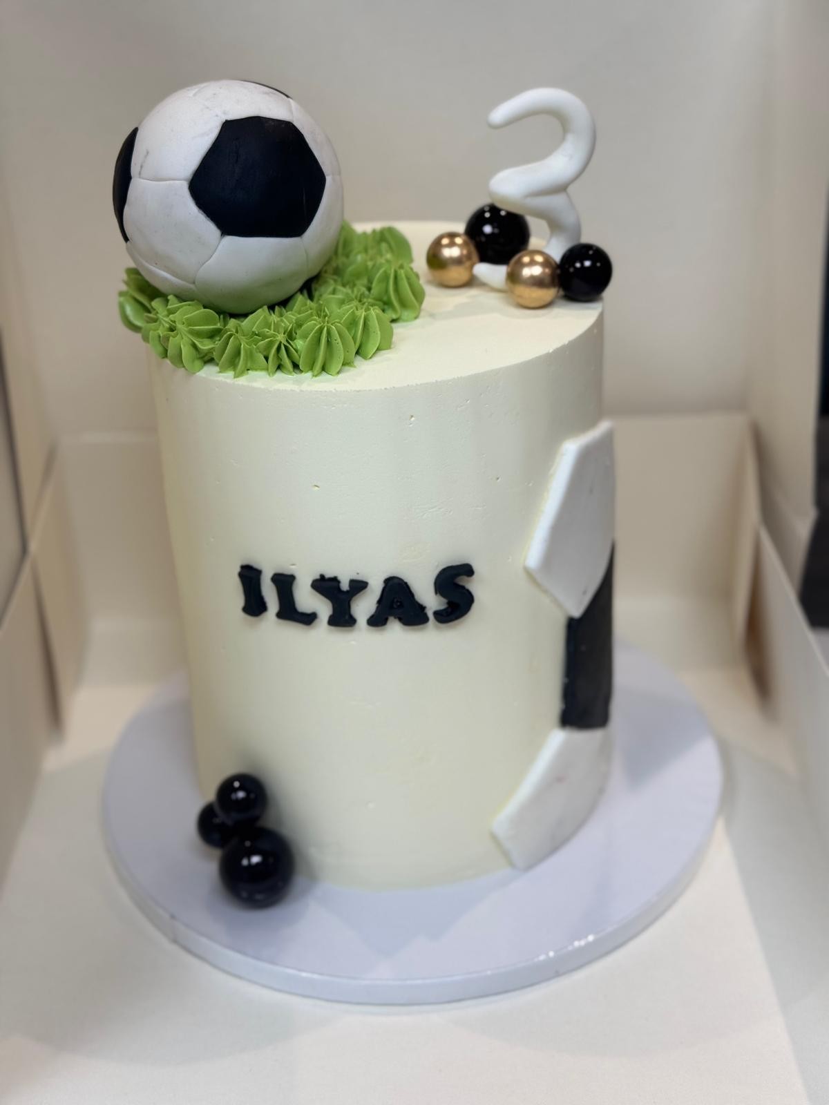 Gâteau à thème football personnalisé